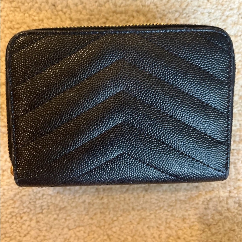Authentic YSL Saint Laurent Quilted Black Wallet with Gold Monogram - Picture 6 of 8